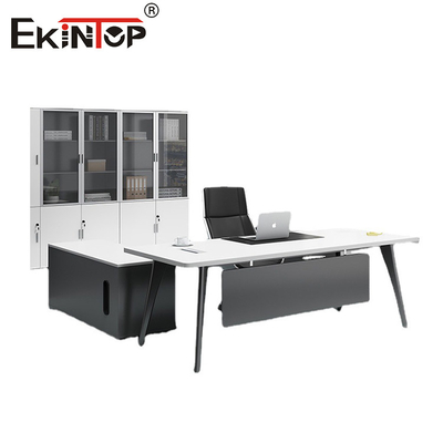 新しい現代的なオフィス家具 最新のオフィスデスク モジュール式デスク家具