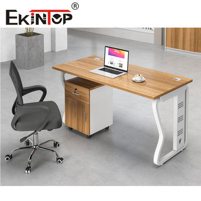 Foshan Factory Modern Partition Office Deskキュービクルモジュラーワークステーションデスクオフィステーブル